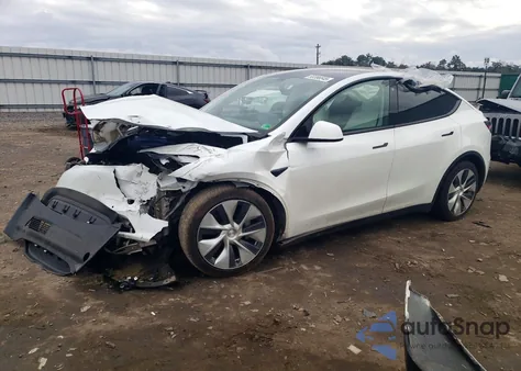 2021 Tesla Model Y z USA, uszkodzony, nr VIN 5YJYGDEE5MF071437